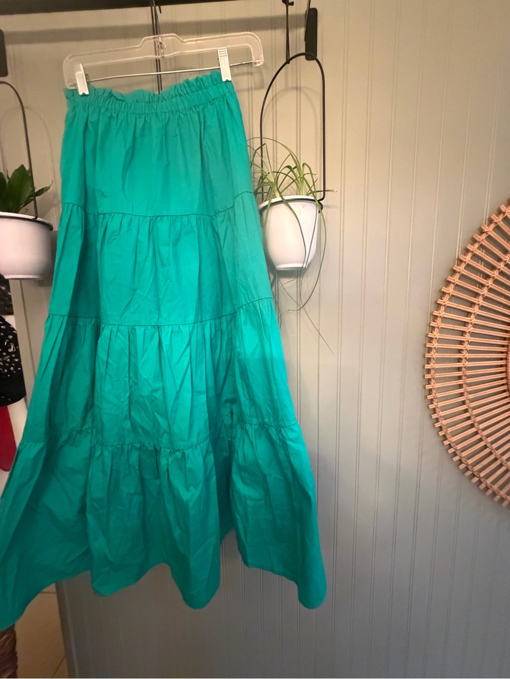 Kourt - Women’s Tiered Maxi Skirt in Emerald Green NWOT- med